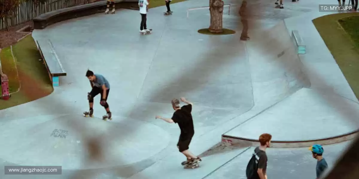 冠军同款，即刻拥有！🏅👕 体育周边，让你离偶像更近一步！